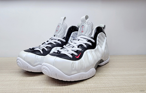 Zapatillas de baloncesto Nike Air Foamposite Pro de espuma blanca